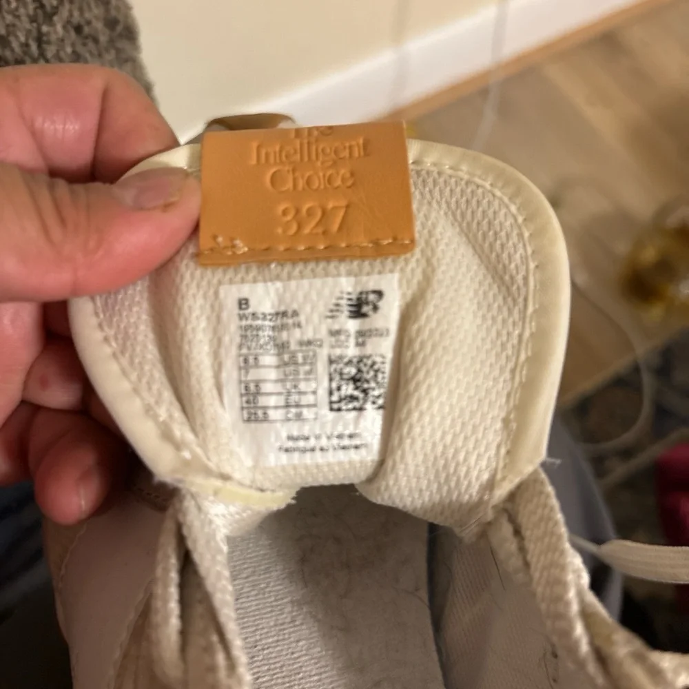 New Balance 327 Casual Women's Sneakers Shoes White Cream Brown size 8.5